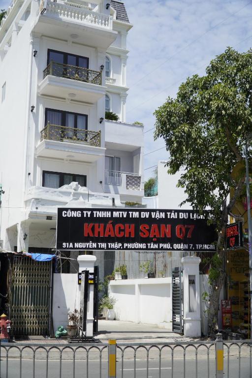 KHÁCH SẠN Q7