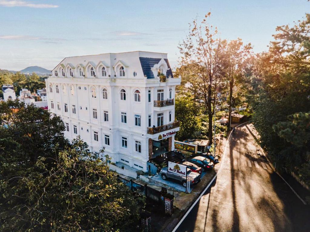 Khách Sạn Be U City View