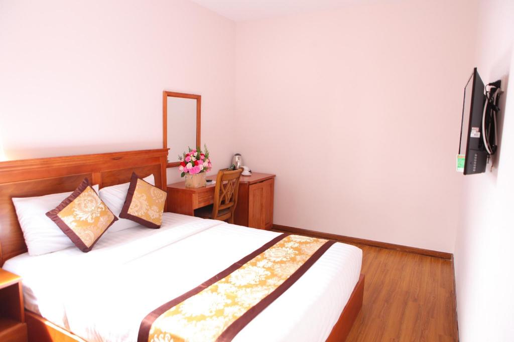 Khách Sạn Hồng Tùng