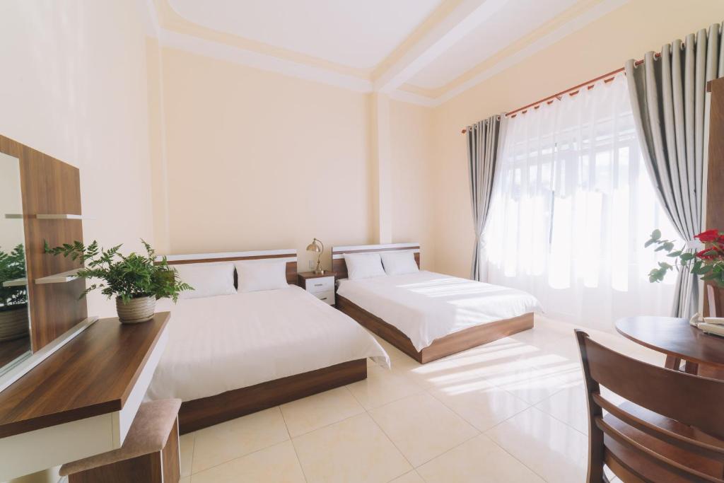 Khách Sạn Phát Lợi