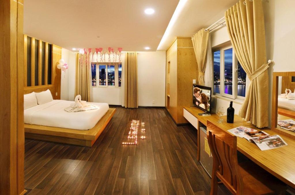 Khách sạn Legacy Riverside Đà Nẵng