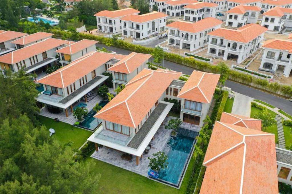 Large Luxury Villa At The Ocean Estates Resort