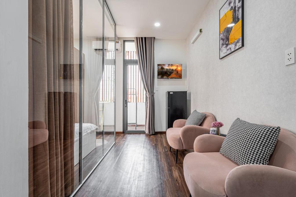 Lotus Lalala Inn Hotel