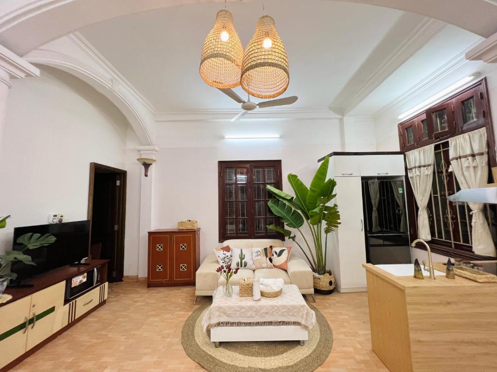 LushStay Boho – Hanoi Train Station