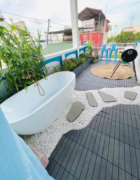 LushStay Rooftop – Hanoi Train Station