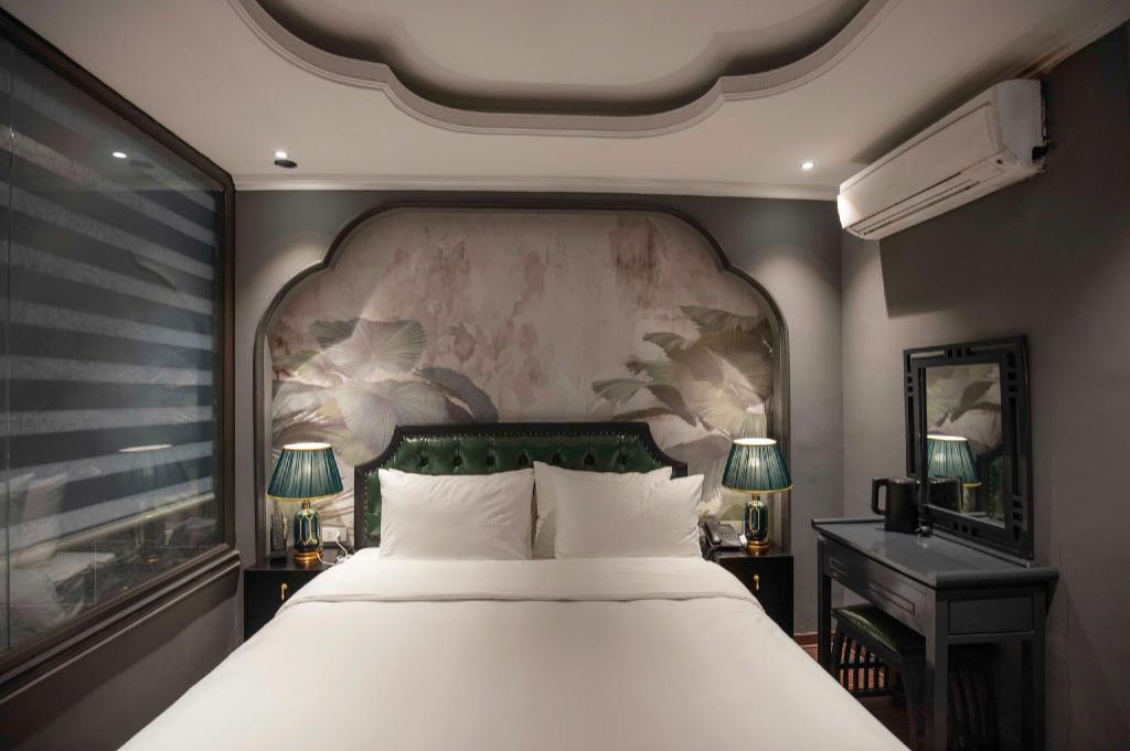 Madelise Stardust Hotel & Travel