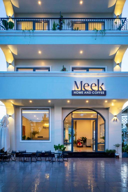 Meek – Home and Coffee