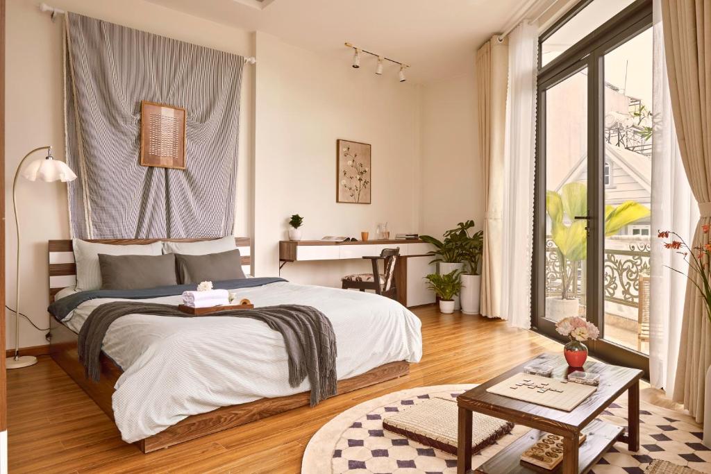 Nắng Có Còn Vương – Homestay Đà Lạt