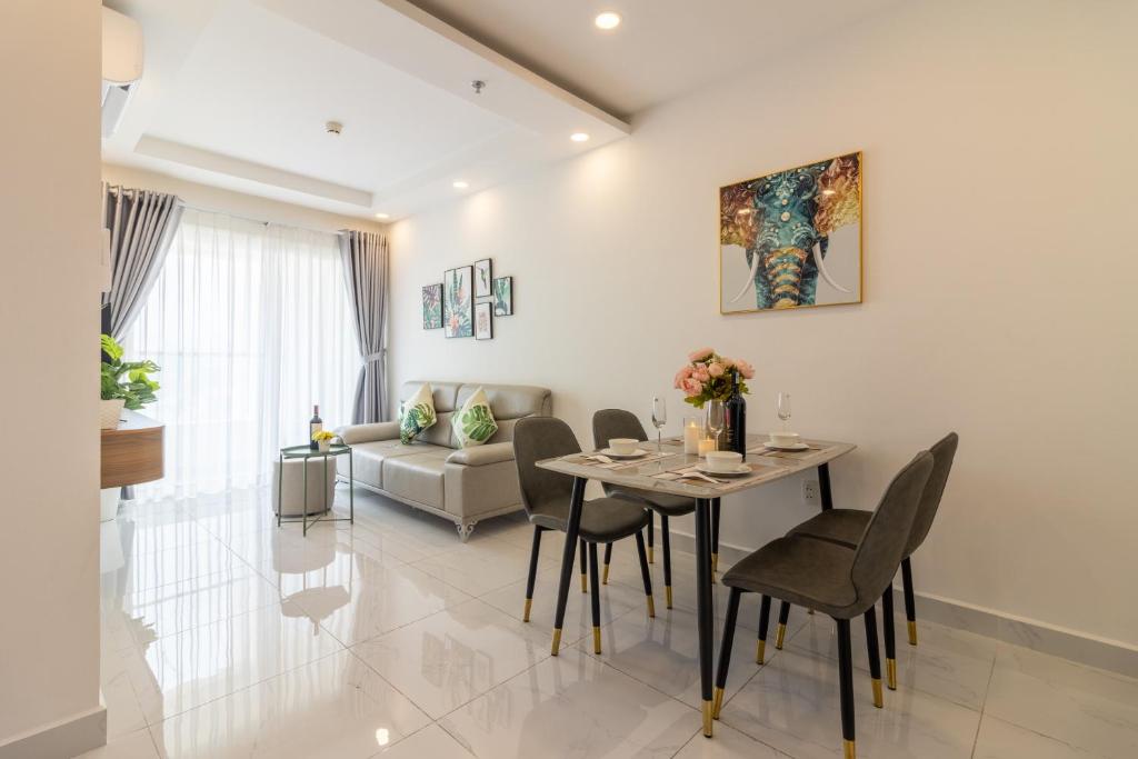 New Luxury 2BR Apt – Terra Royal Ho Chi Minh City