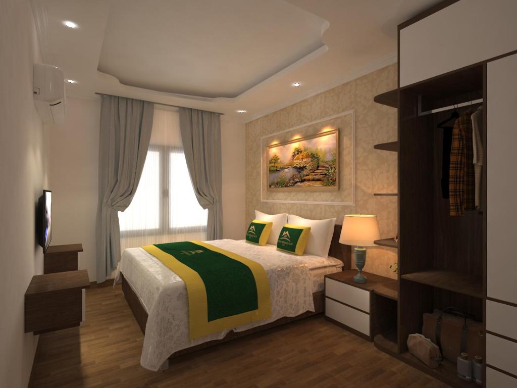 Old Quarter hotel Alley 22 hang Voi