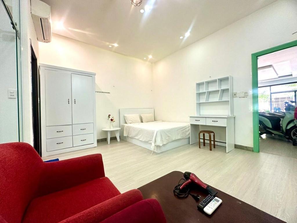 POOLseaview – 1A Blue Sea Apart