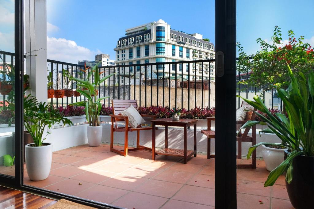 Luxe Paradise Suites Hotel Nam Ngu