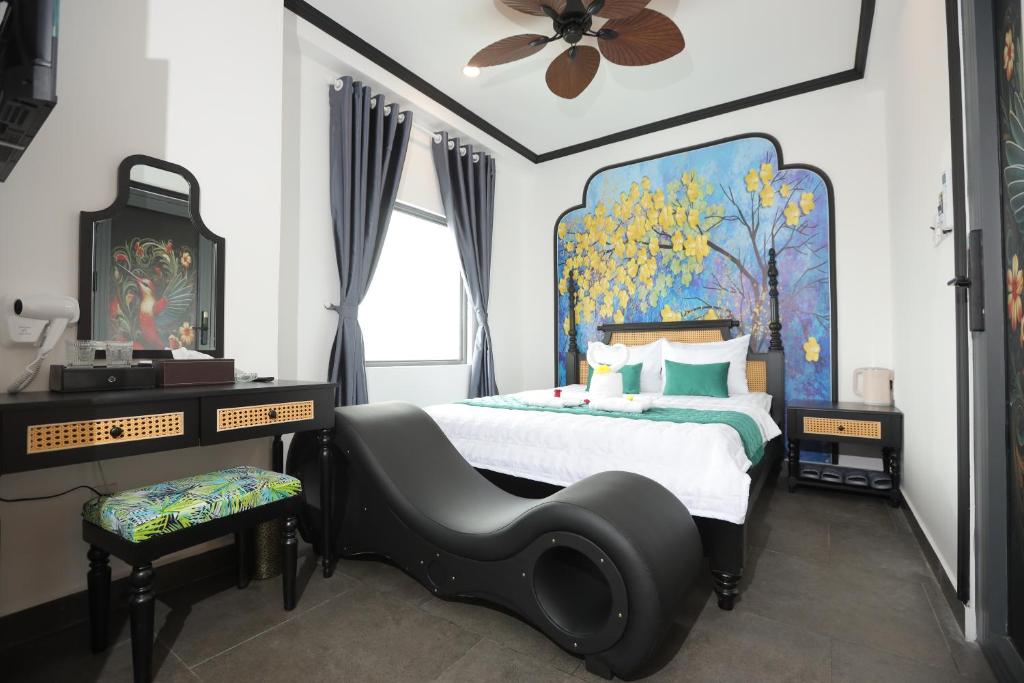 Phú Gia Hotel – 228 Lê Văn Lương