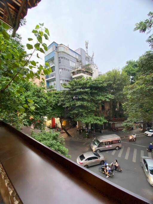 Private House’s – Artist BR –  Kitchen – Balcony – Old Quarter