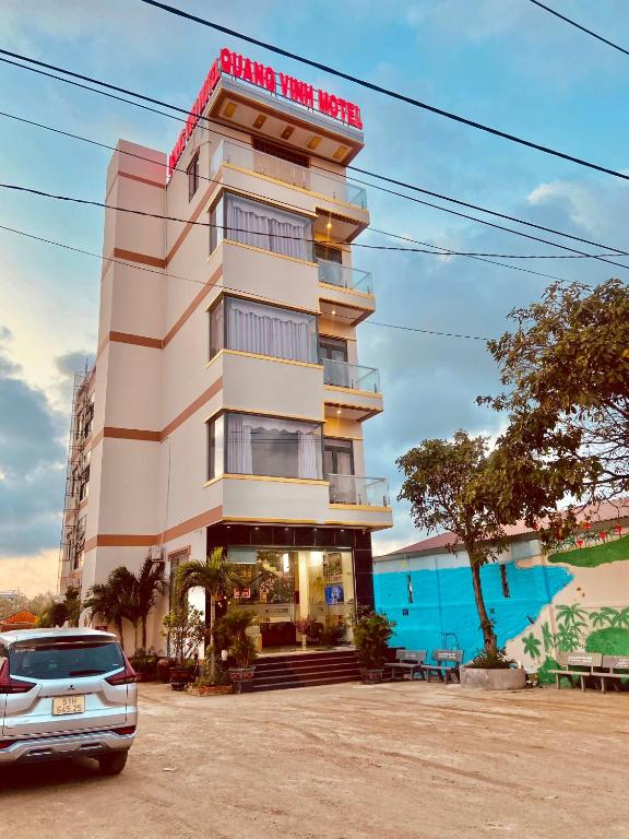 Quang Vinh Hồ Tràm