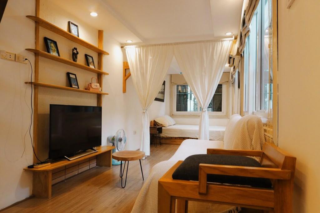 Vintage House of Old Quarter with 2 Bedrooms