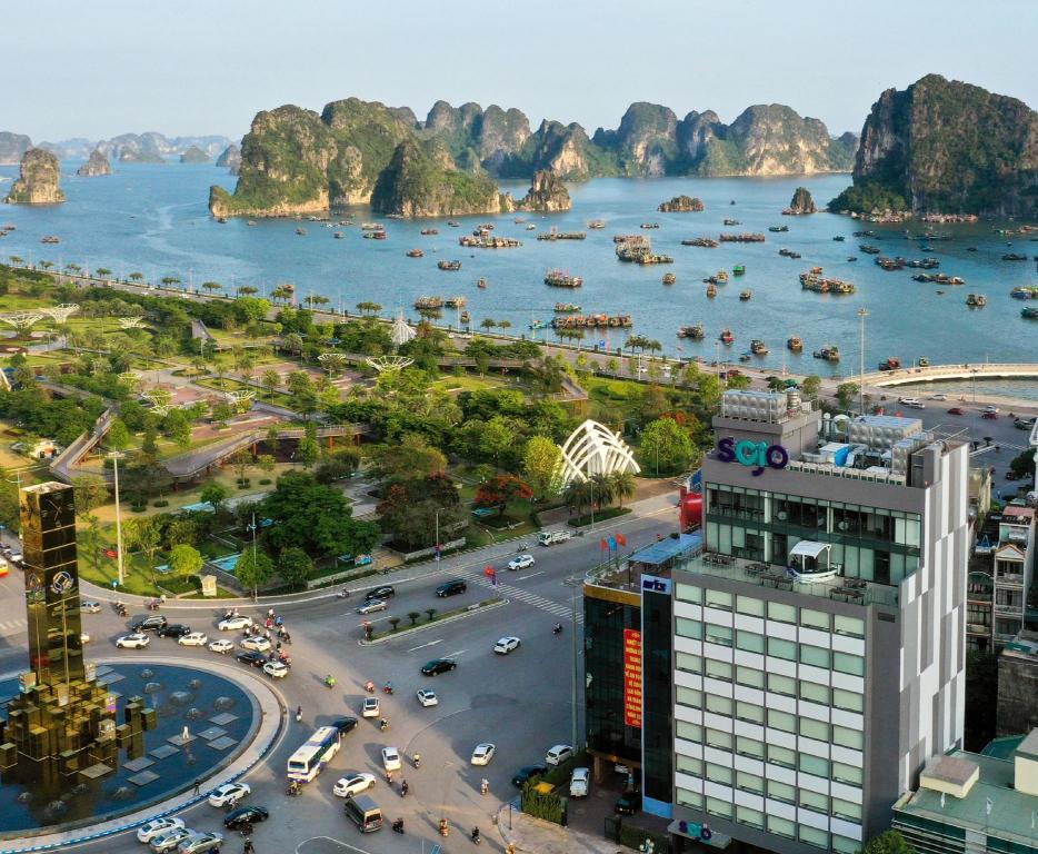 KHÁCH SẠN SOJO HẠ LONG