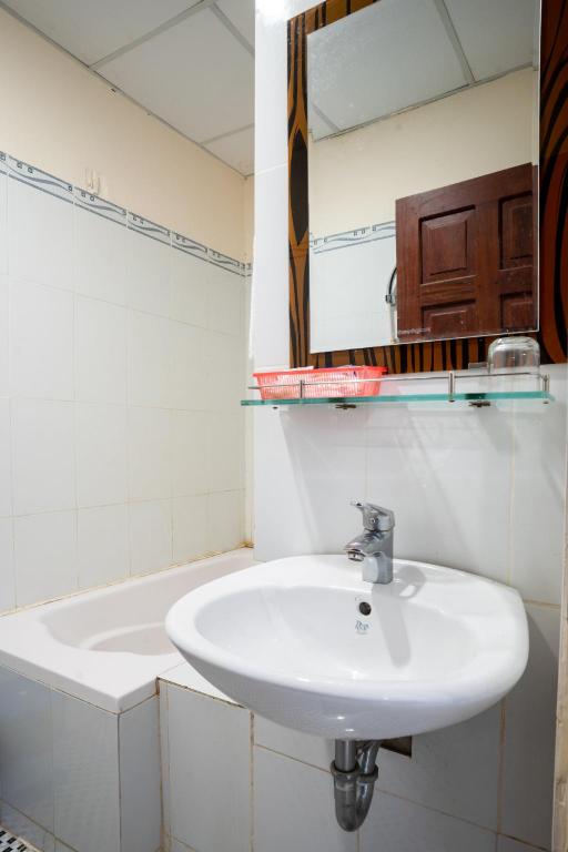 Khách Sạn Bông Sen