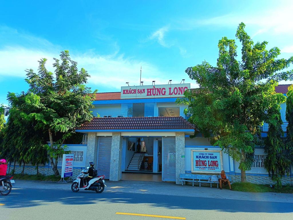Khách sạn Hùng Long