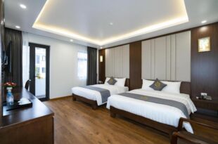 Khách sạn Luxury Palace