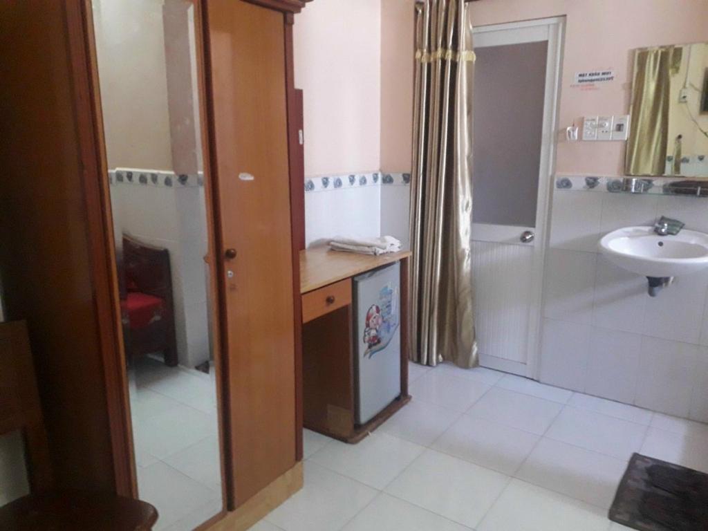 Nhà Nghỉ Lý Hồng Phi