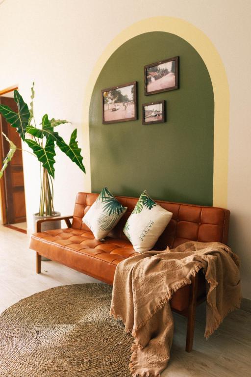 Phòng Măng Cụt (Mangosteen room) – Nhà Mơ Homestay Bến Tre