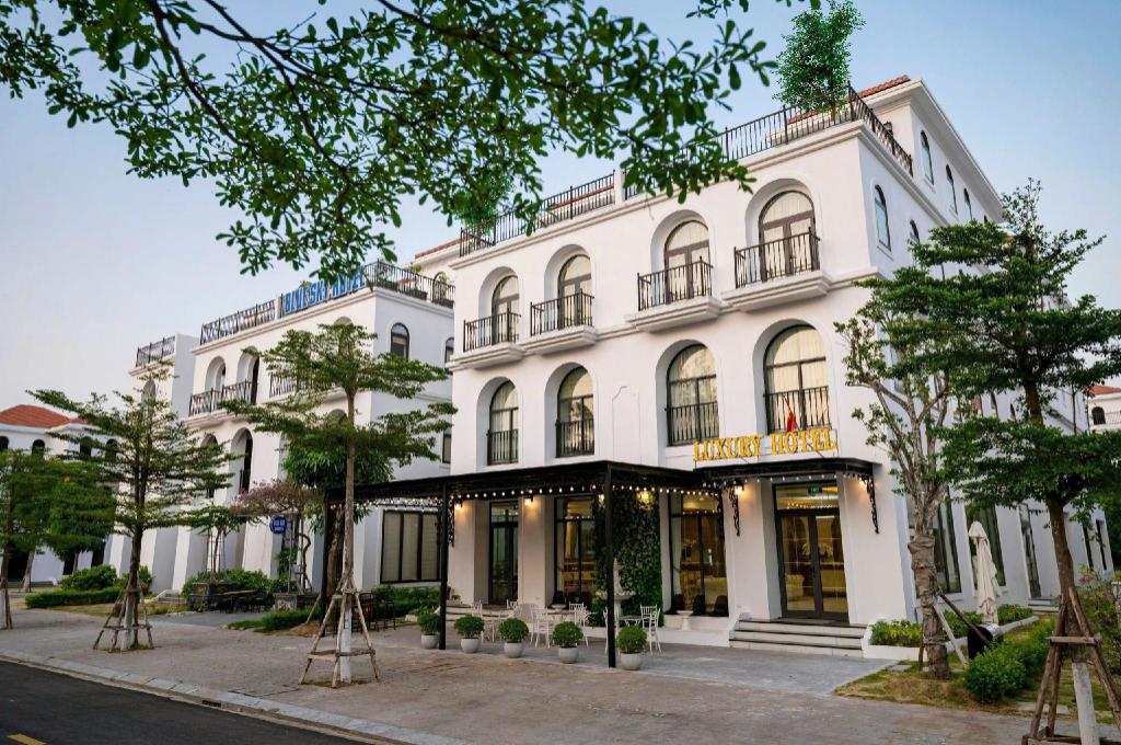 Trà Cổ Luxury Hotel