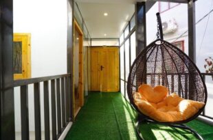 5 to 10 bedrooms houses