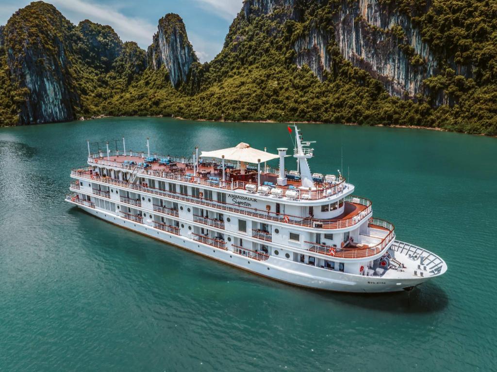 Ambassador Signature Cruise – Lan Ha Bay