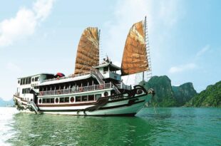 Du thuyền Hoàng Gia