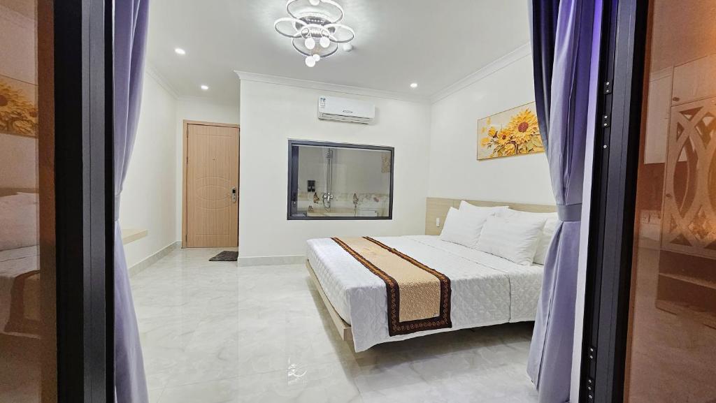 Lucky hotel, Uông Bí