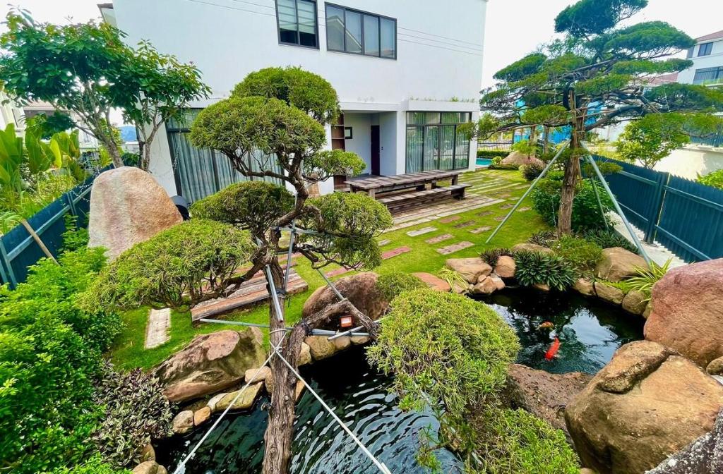 Phoenix villas HaLong 6Br pool seaview karaoke 934