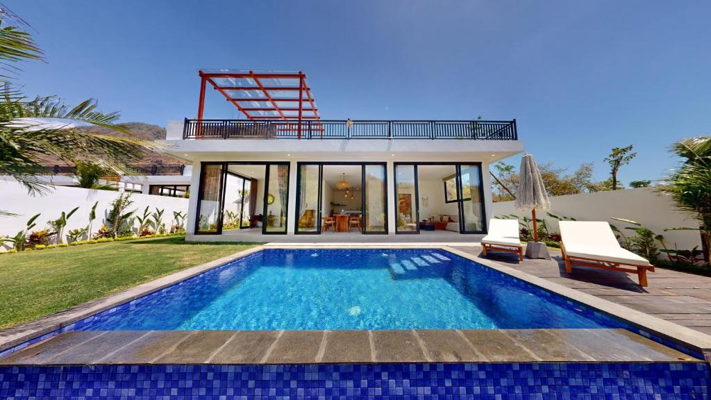 Private Villa with Pool & Roof Top – Ocean view