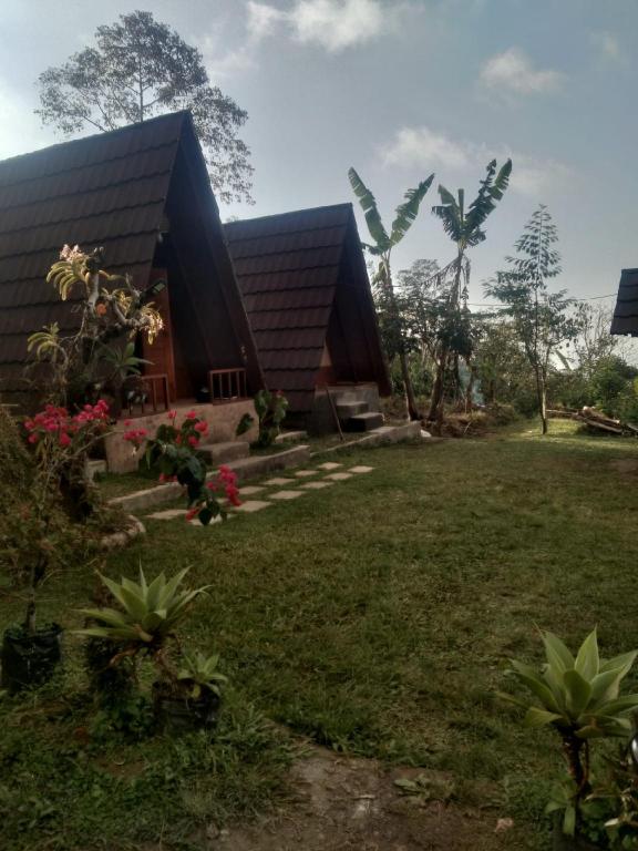 Puncak giri glamping & Camp