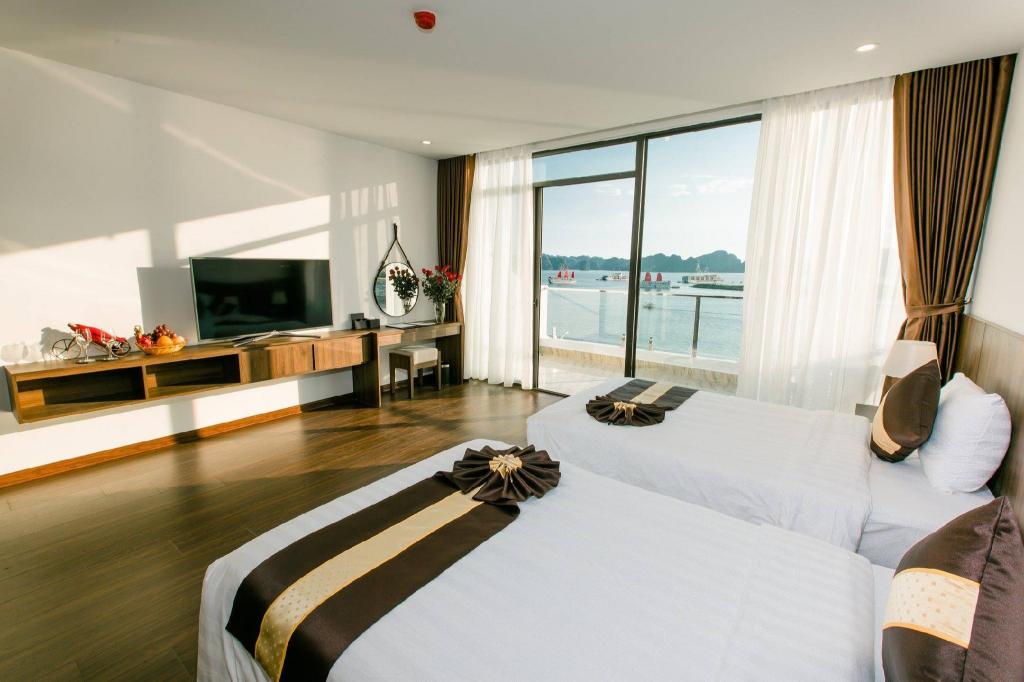 Sun Bay Tuan Chau Hotel