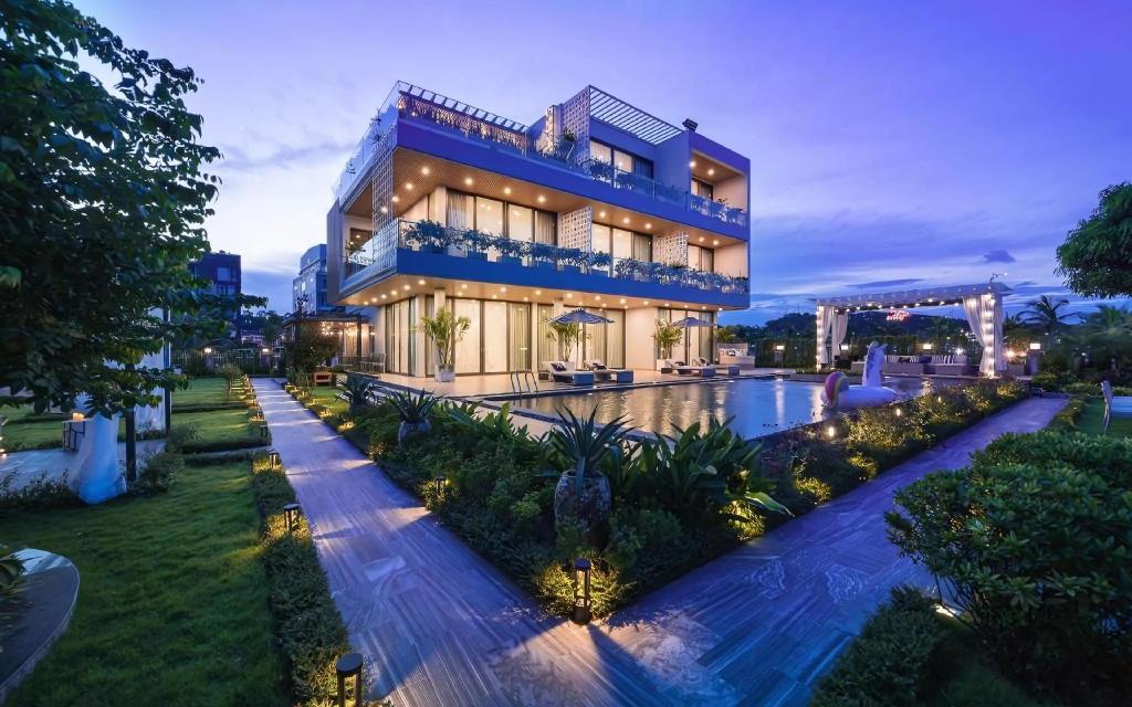 Tahagi Villa Tuan Chau Ha Long by HOFs