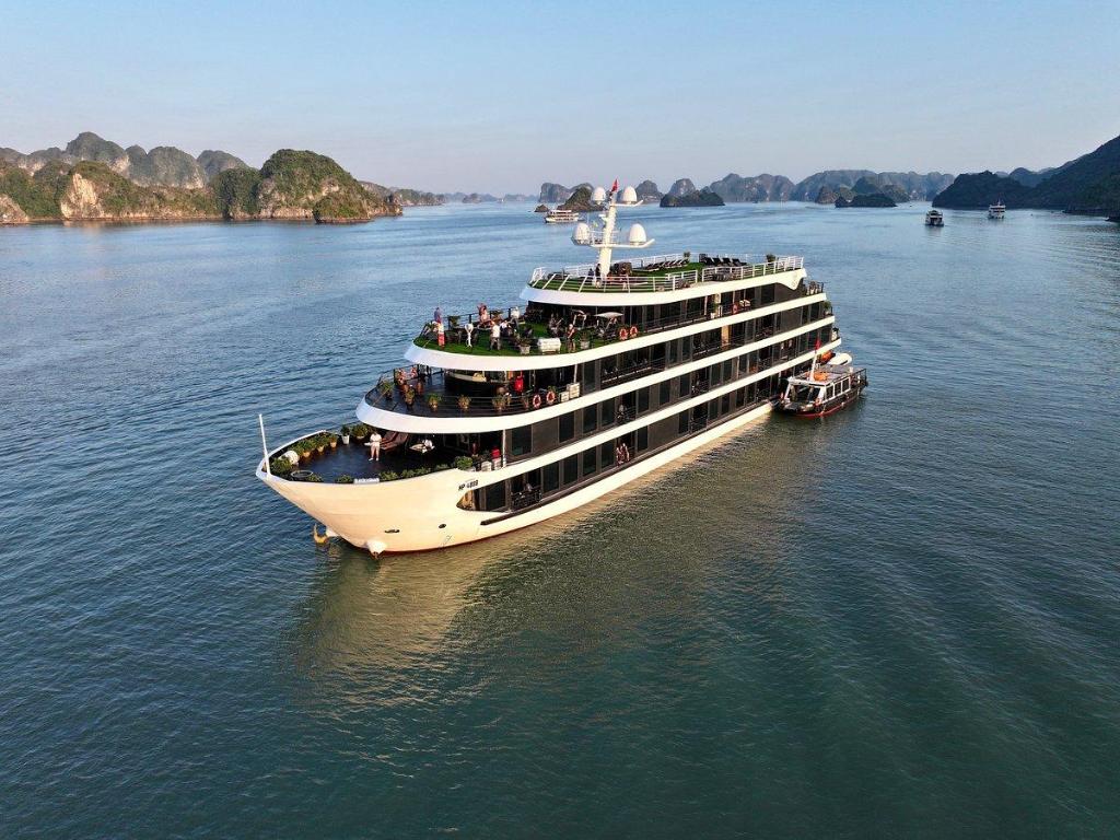 Venus Halong Cruises