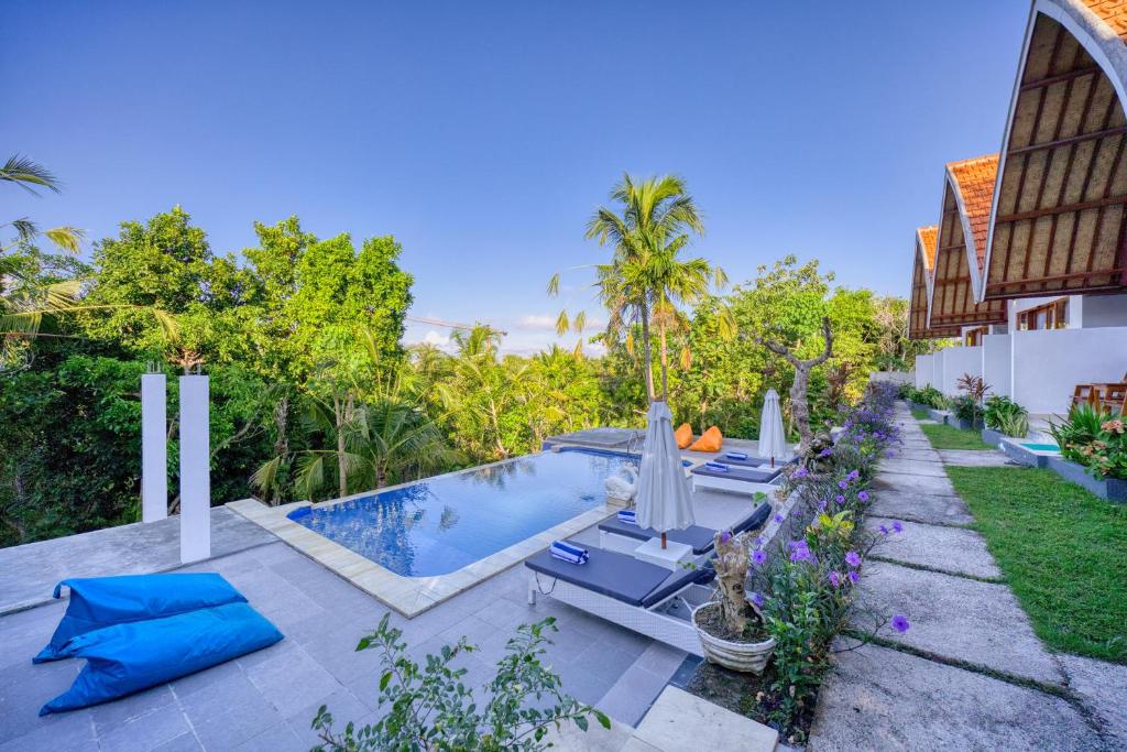 Kelingking Beach Villas