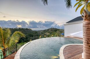 Kelingking Parama Resort