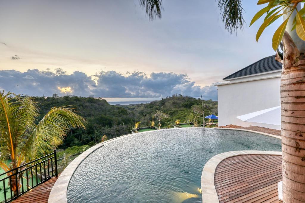 Kelingking Parama Resort