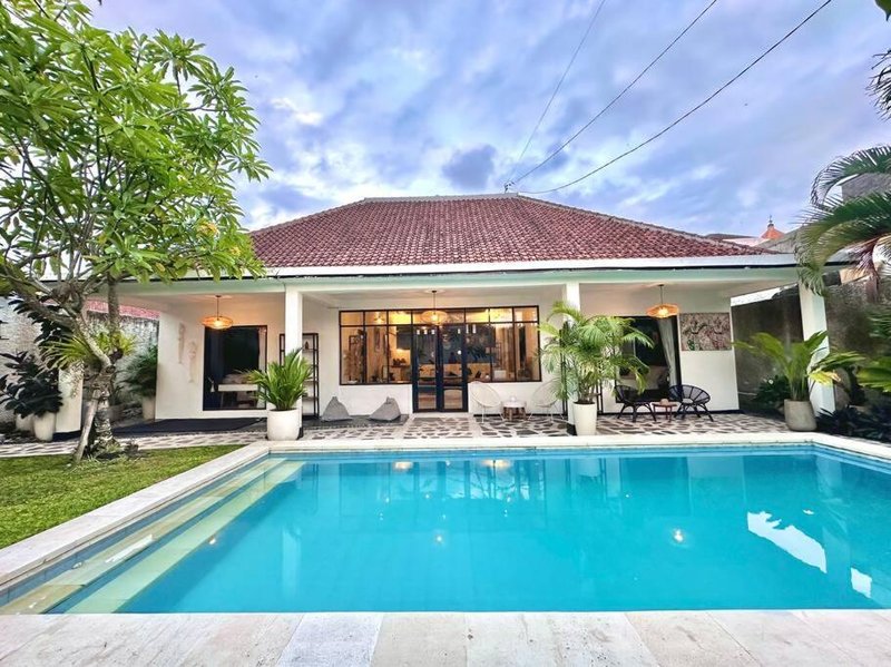 2 BR Villa Rhapsody – 5 Mins to Seminyak/Umalas