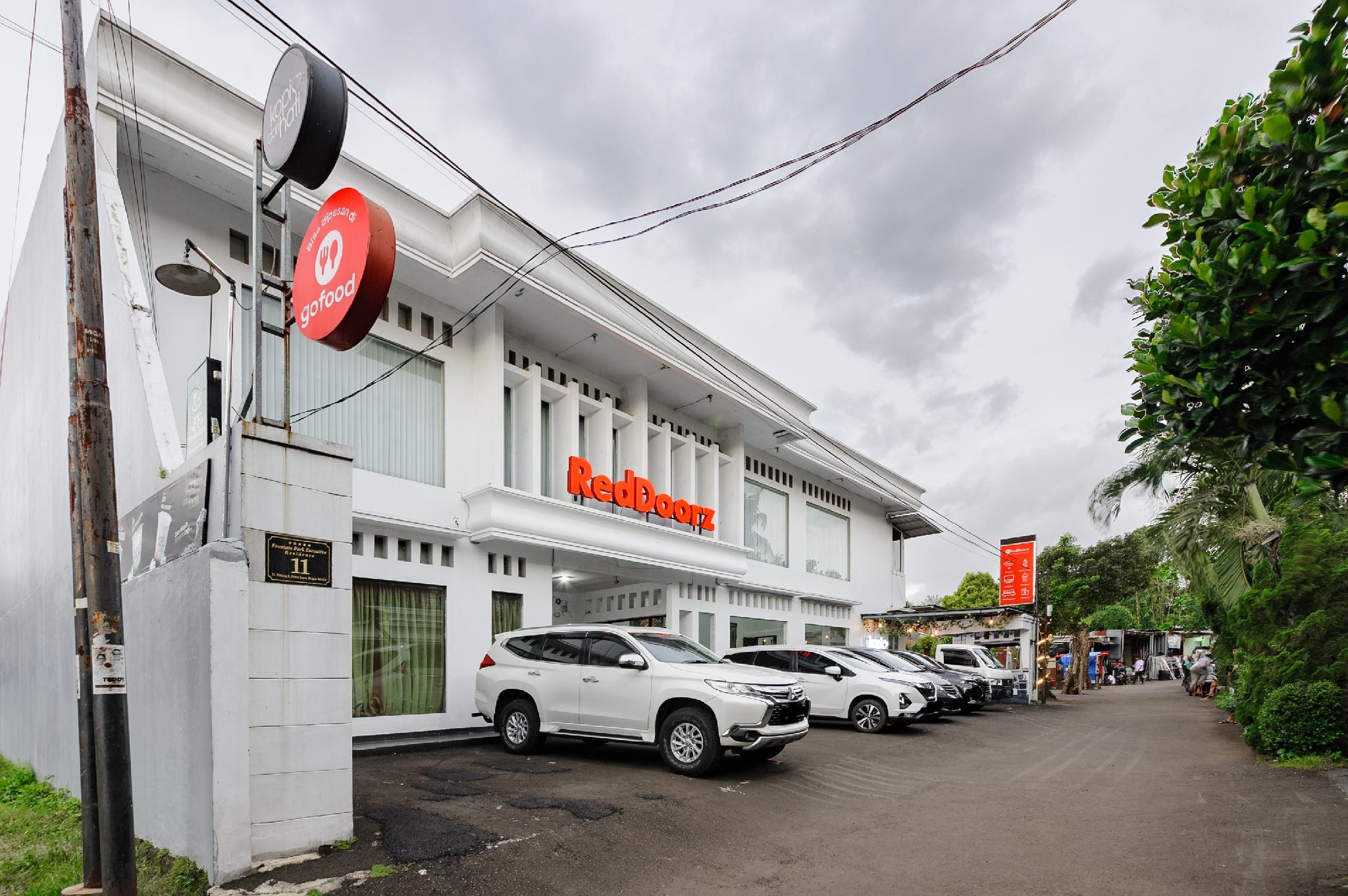 RedDoorz Syariah near Taman Air Mancur Bogor