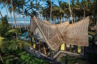 Absolute Beachfront Romantic Villa Laut