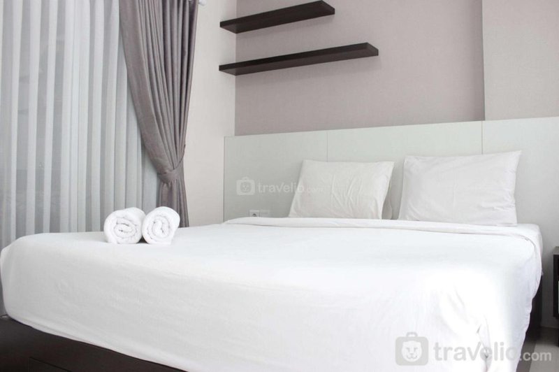 Artistic 1BR Apartment at Gateway Pasteur near Exit Toll Pasteur By Travelio