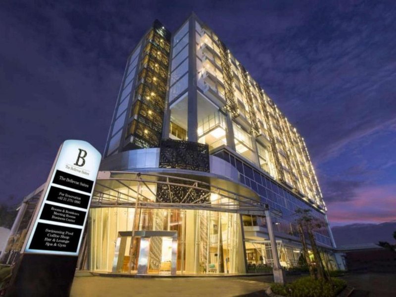 Aston Bellevue Radio Dalam