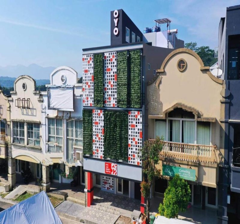 Capital O 92765 J&b Smart Sentul