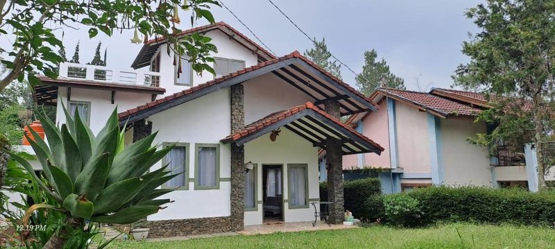 Chrysant Huis Villa Istana Bunga