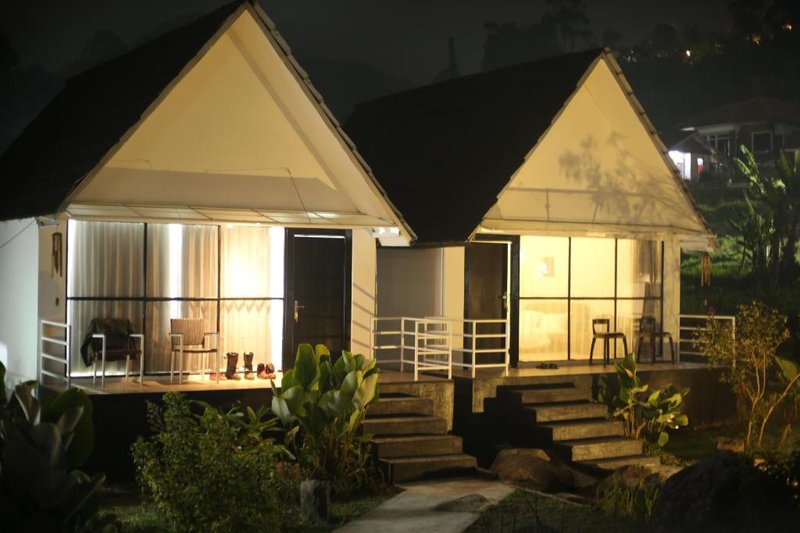 Ciwidey Hills & Wetland Family 1