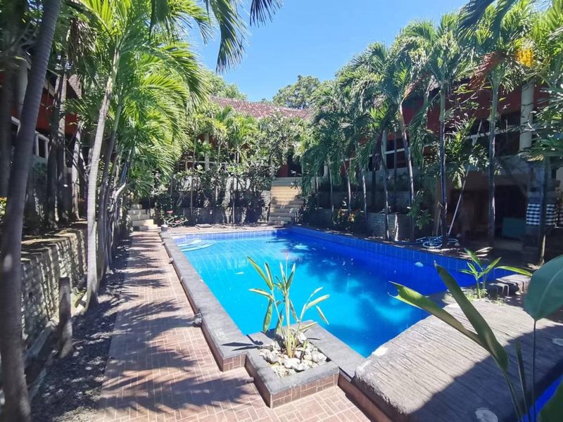 Cornerstone dive center