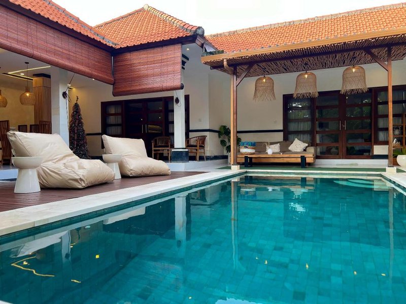 FAMILY 4-BEDROOMS VILLA SEMINYAK